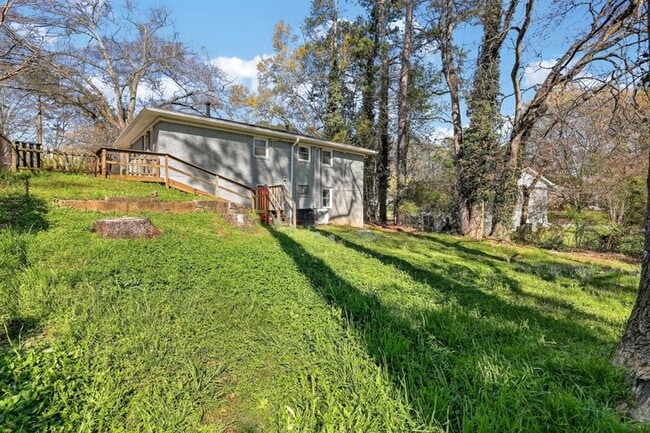 Photo - 586 Oakside Dr SW Unit B