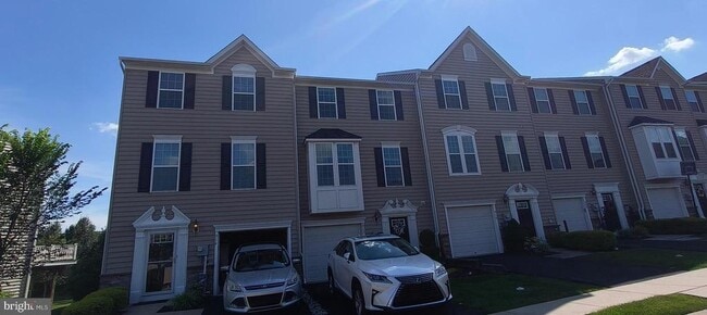 Photo - 814 Susan Cir Townhome