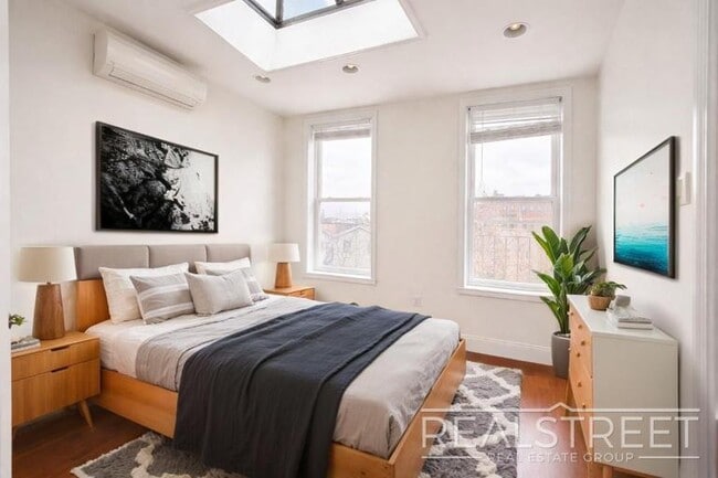 Photo - Spacious 2-Bedroom Apartment in the Heart of Bedford-Stuyvesant Unidad 3