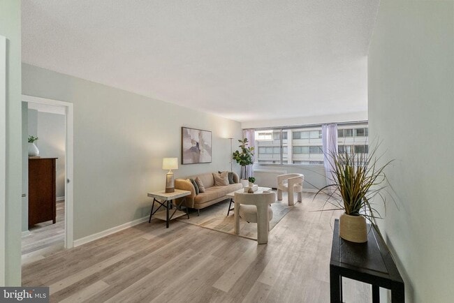 Building Photo - 4515 Willard Ave Unit 1414S