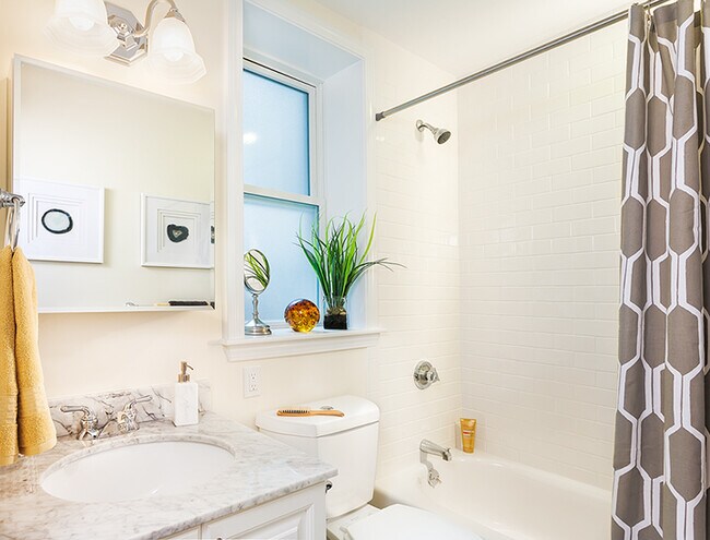 Photo - 21 Chauncy St Unidad 14