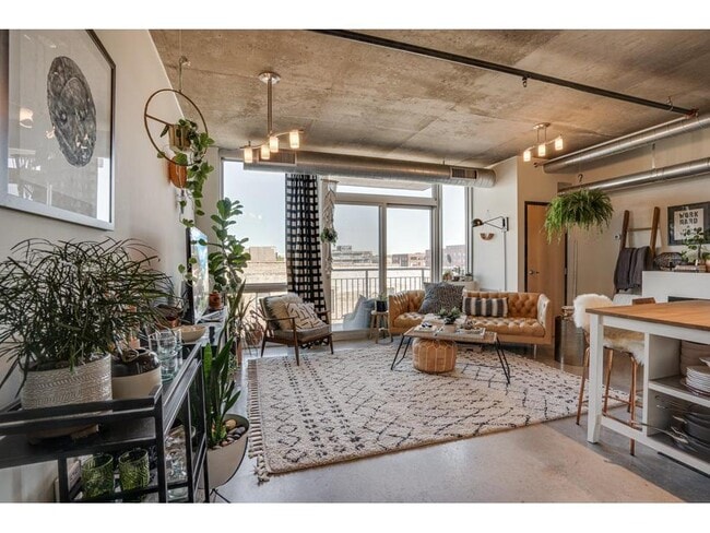 Building Photo - 730 N 4th St Unit 507