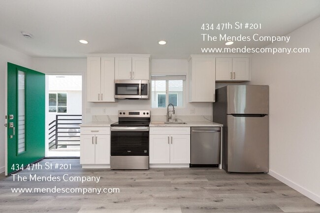 Photo - 434 47th St Unit 201