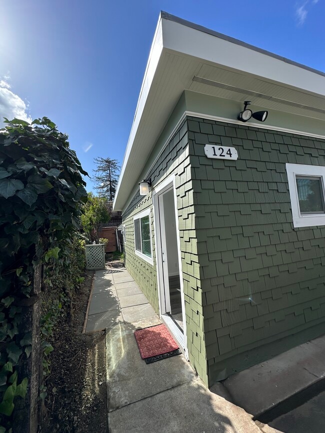 Photo - 124 Los Gatos Blvd