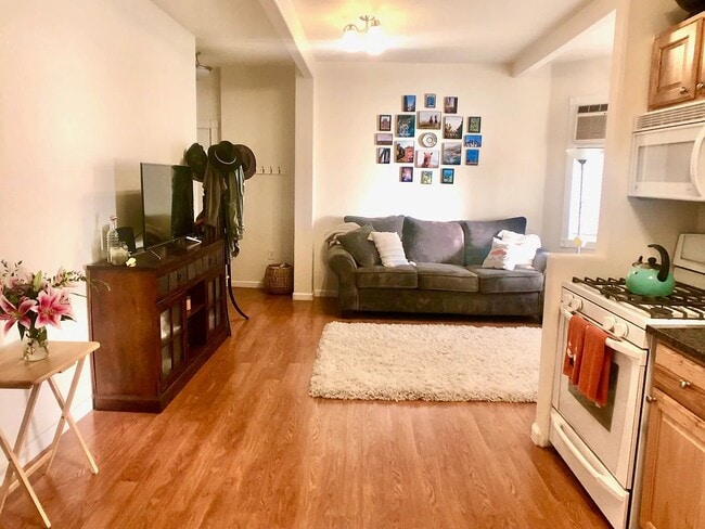 Photo - 3021 Lawrence St Unit 4