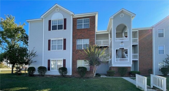 Building Photo - 224 Waterdown Dr