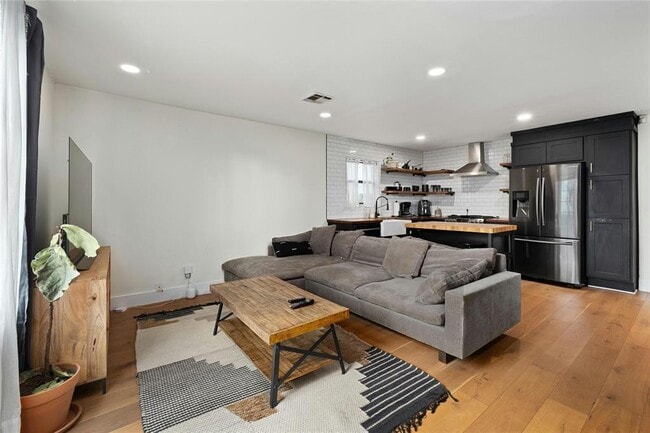 Photo - 2804 Crest Ave