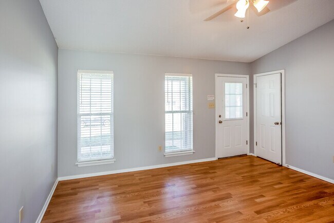 Photo - 4235 Highgate Dr