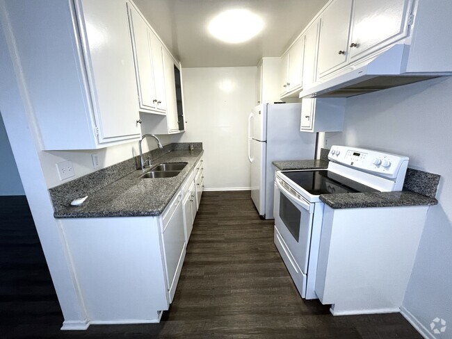 Building Photo - 11771 National Blvd Rental