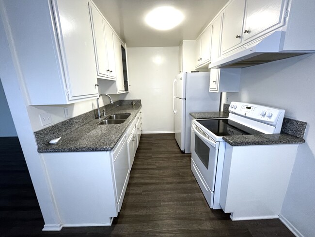 Photo - 11771 National Blvd Apartments