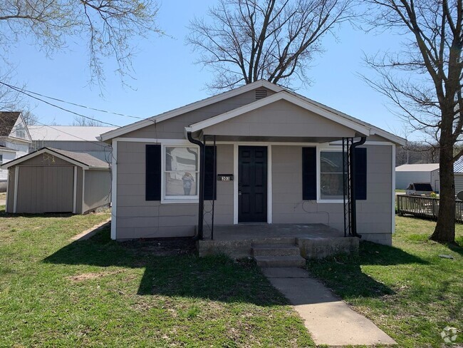 Building Photo - 2 Bed 1 Bath in Richmond MO Rental