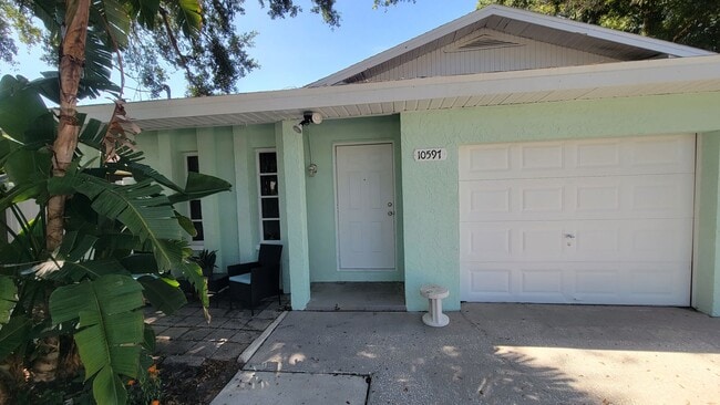 Building Photo - 2/1 w/ Garage in Seminole - Duplex Rental
