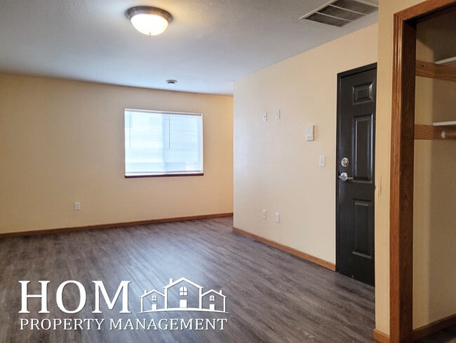 Building Photo - 251 Bunting Ln Unit 201