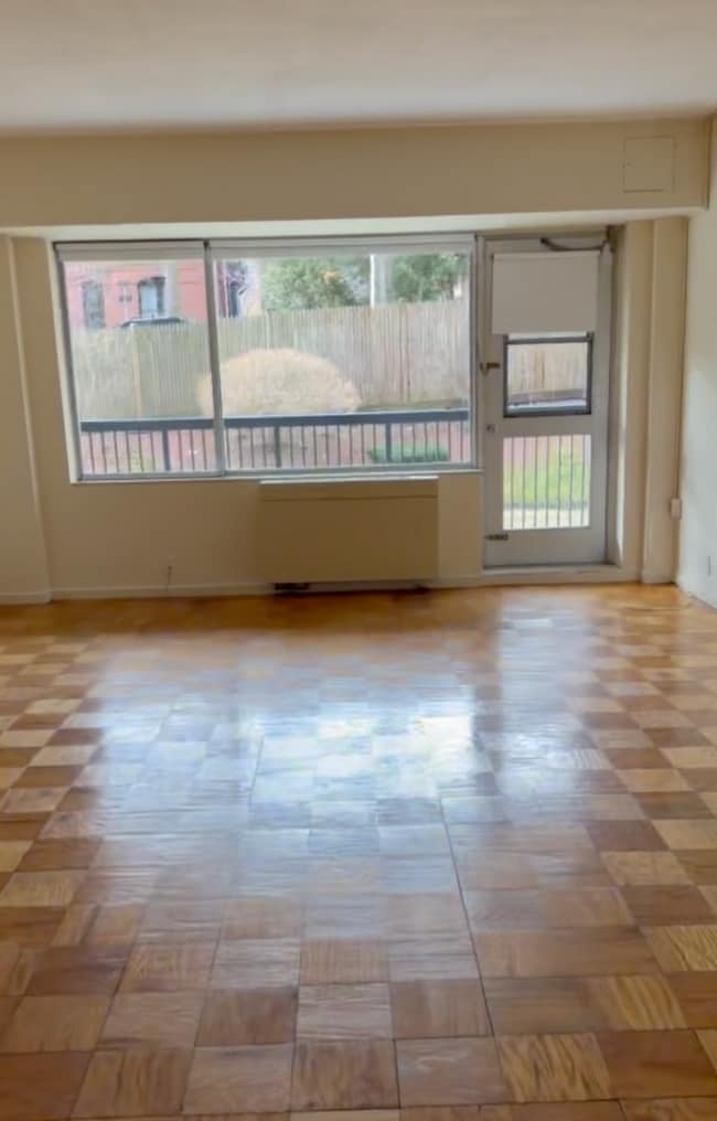 Photo - 57 Monmouth St