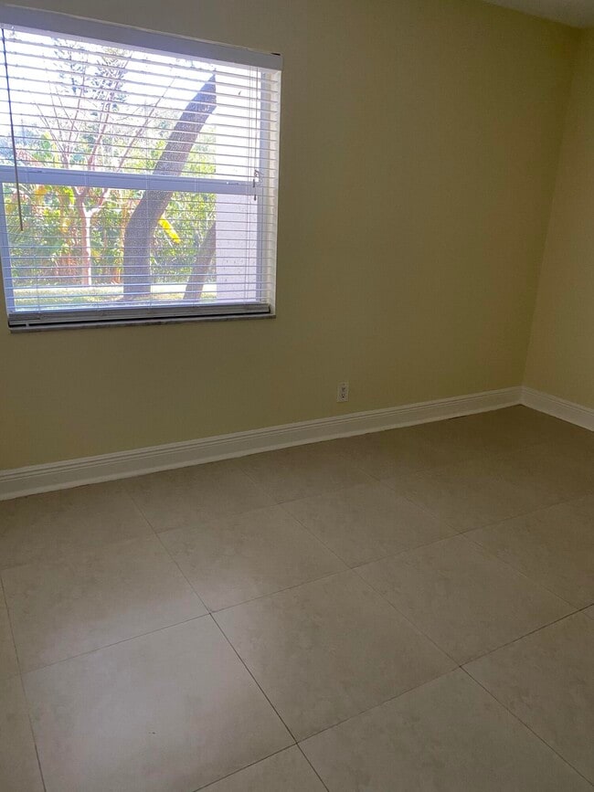 Photo - 644 NW 13th St Unit 0160