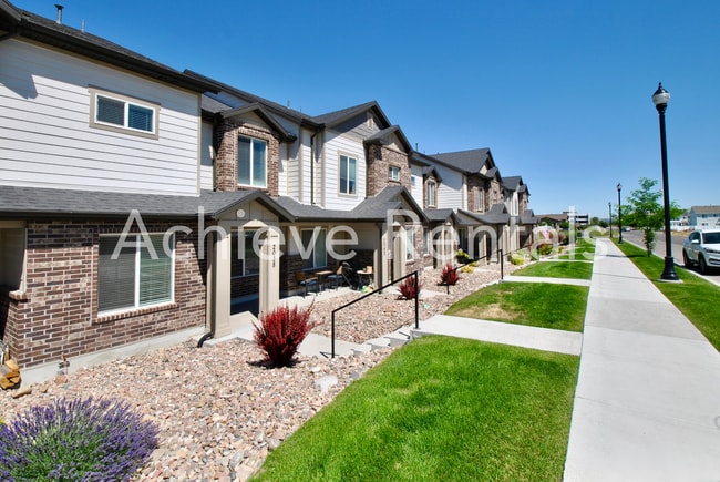 Building Photo - Conveniently Located North Logan Village Townhome | Near Utah State and Hospitals