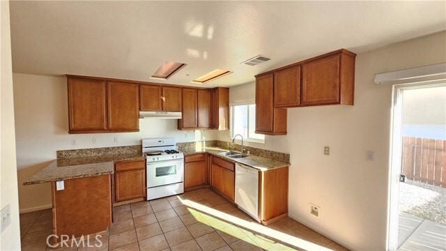 Photo - 16115 Apple Valley Rd