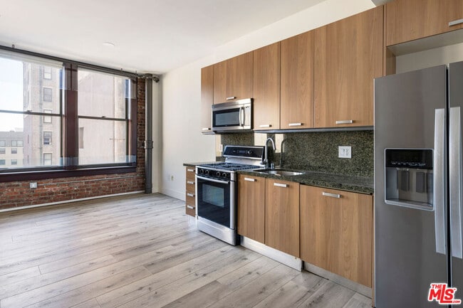 Building Photo - 460 S Spring St Unit 608 Rental