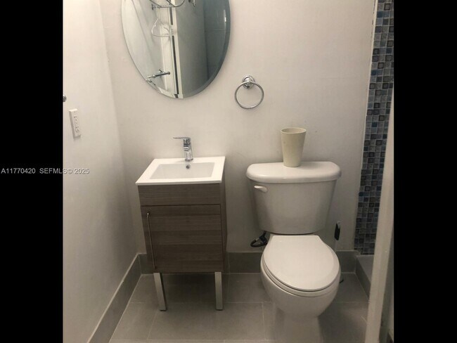 Photo - 2200 NE 4th Ave Unidad 808