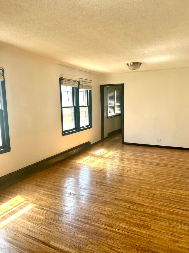 Photo - 4541 Camden Ave N