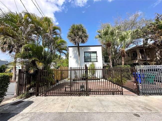 Photo - 3147 Jackson Ave