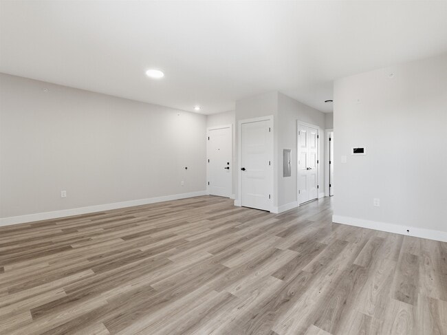 Photo - 304 61st St Unidad 2C