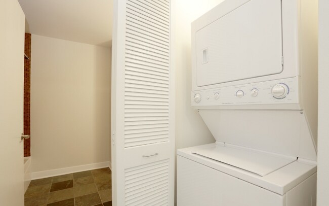 Photo - 650 W Wayman St