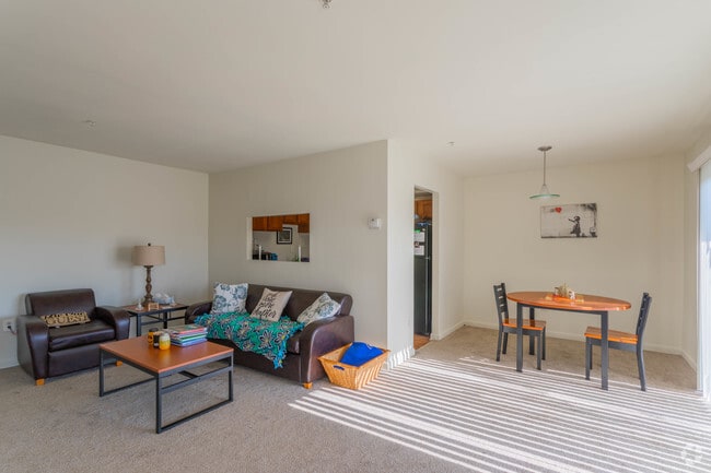 2 habitaciones, 1 baño - 960 pies cuadrados más - Arbor College Park