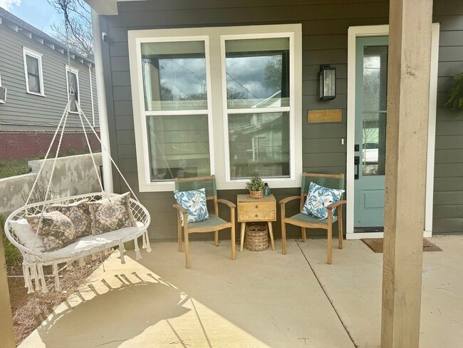 Photo - 55 Weatherby St SE