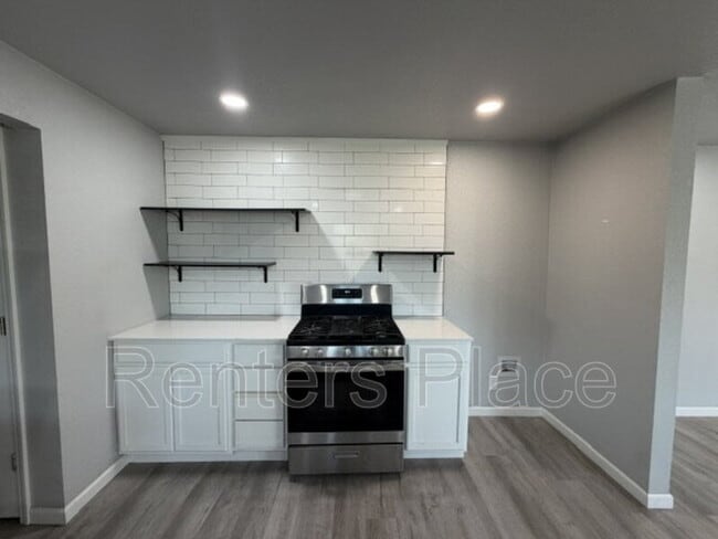 Photo - 201 S Jamestown Ave