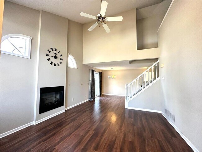 Photo - 522 Lovell Ave W