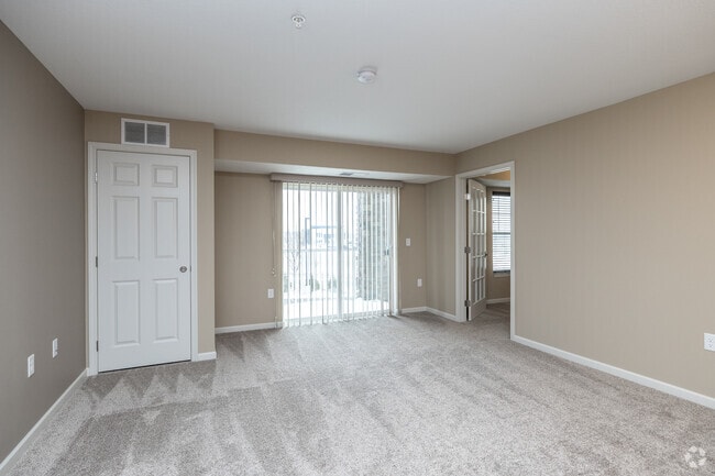 1BR, 1BA + Den - 852SF - Living Room