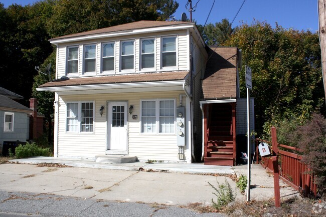 Building Photo - 387 Putnam Pike Unit A Rental