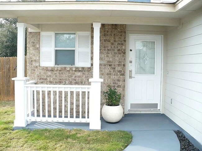 Photo - 1200 Kenneys Way