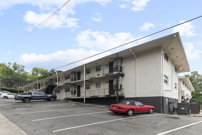 Photo - Hillside Manor