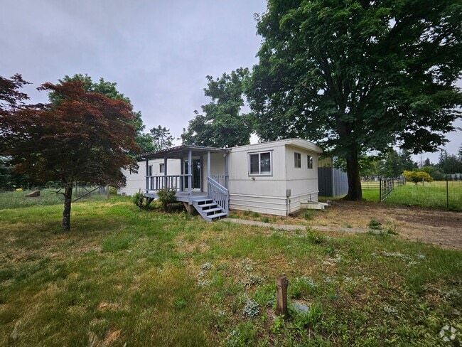 Building Photo - Charming 3BR/1BA in Eagle Creek – W/D, Yar... Rental