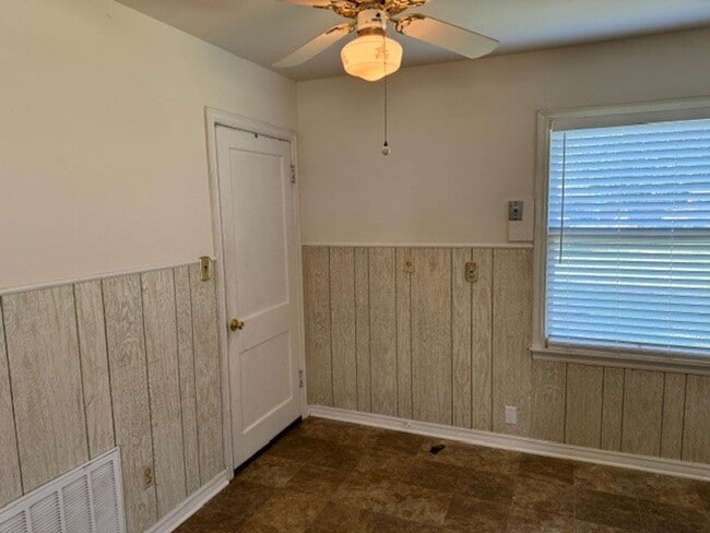 Photo - 2 bed, one bath in Norman with carport!