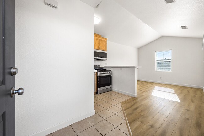 Photo - 2025 Northfield Dr