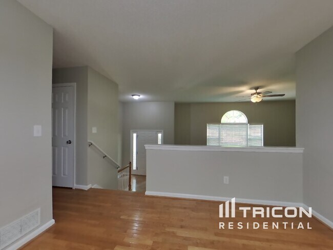 Photo - 208 Lost Lake Way