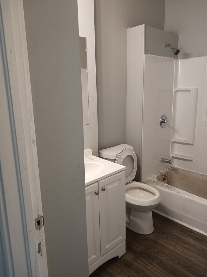 Baño - 336 4th St Unidad Lower