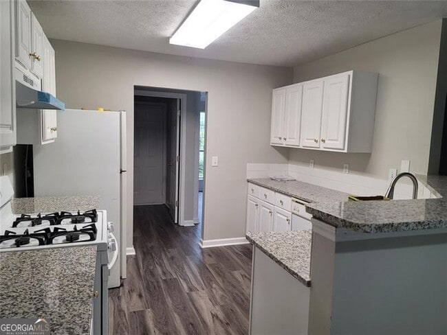 Photo - 3014 Stirrup Ln SW
