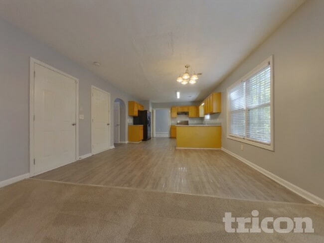 Photo - 291 Crestworth Crossing