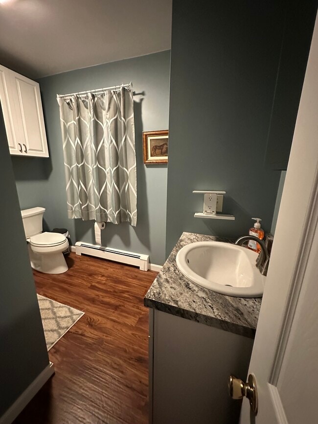 Building Photo - 11 Old Lewiston Rd Unit Apartment A