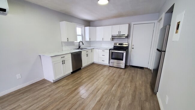 Building Photo - 45 Cameron St Unit 45B