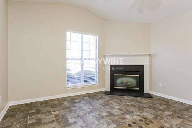 Photo - 5862 Waggoner Ct