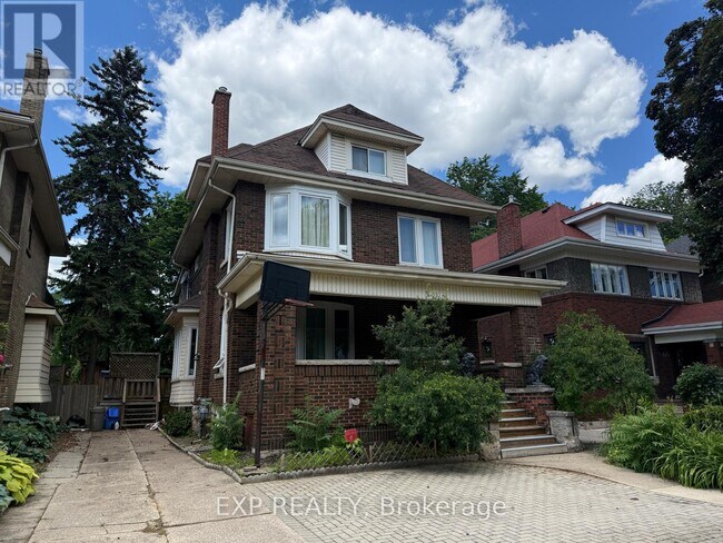 Photo - 70 Proctor Blvd Unit Main