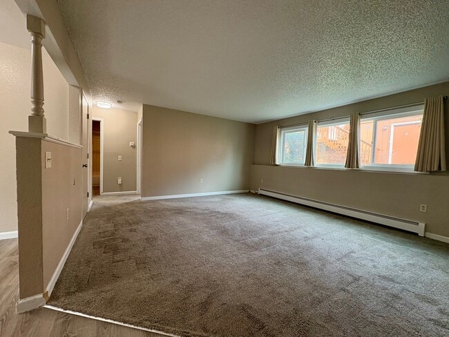 Building Photo - 917 E 46th Ct Unit C Rental