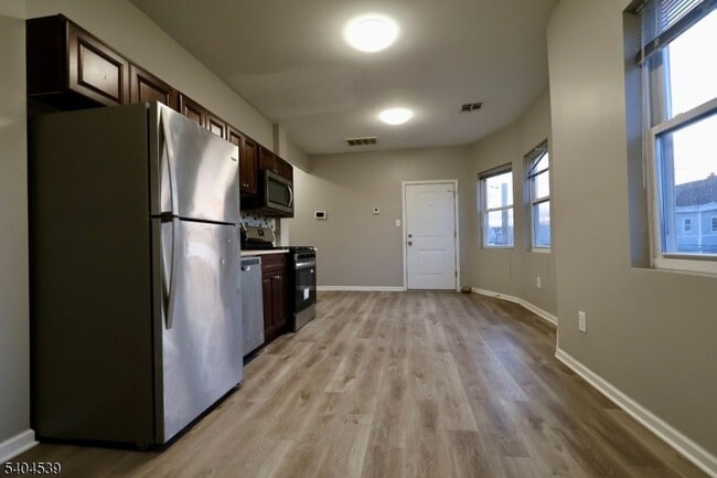 Photo - 456 Avon Ave Unidad 3L