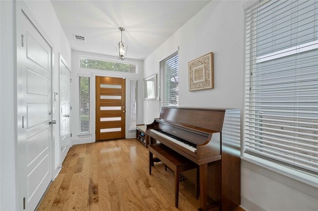 Photo - 2313 Capulet St