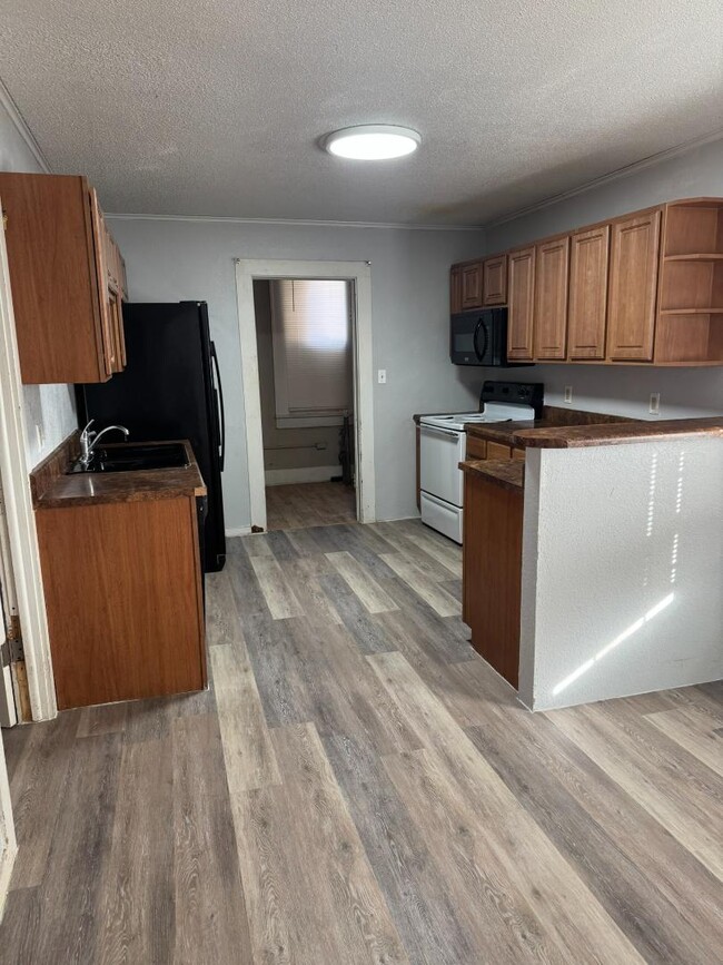 Photo - 207 1/2 College Ave - 207 Unit A